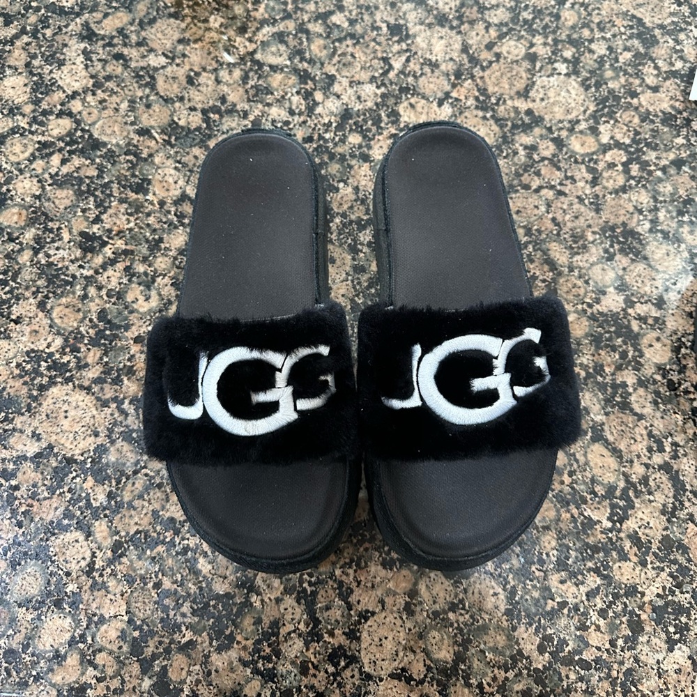 UGG® Laton Fur Slide Sandal - Black